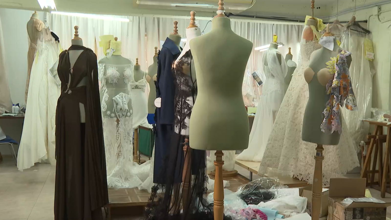 Tres debutantes se incorporan a la pasarela de la moda de Madrid | Ver