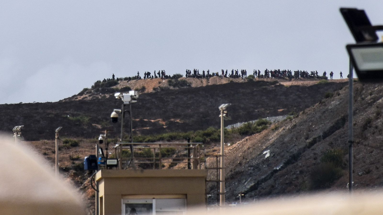 Calma tensa en la frontera de Ceuta tras varios intentos de entrada masiva desde Marruecos