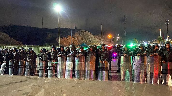 Telediario 2 - Nuevo intento de asalto a la valla fronteriza con Ceuta