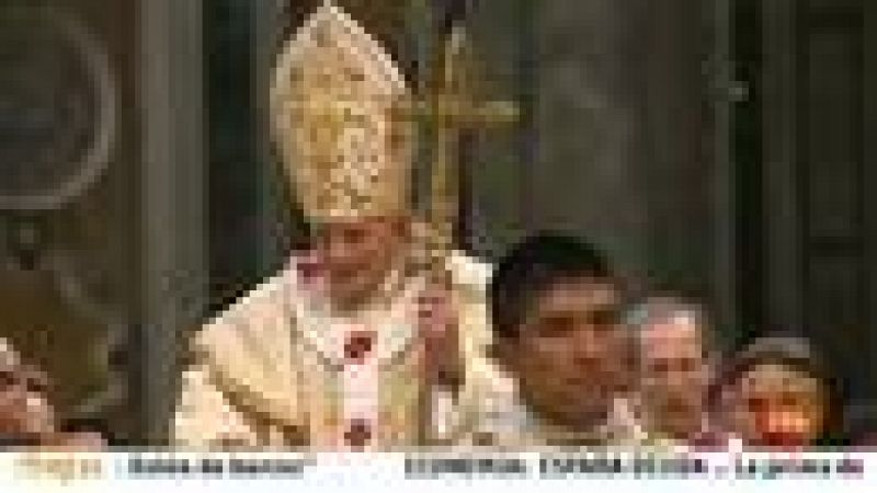 Benedicto XVI rechaza la violencia en nombre de Dios durante la Misa del Gallo 