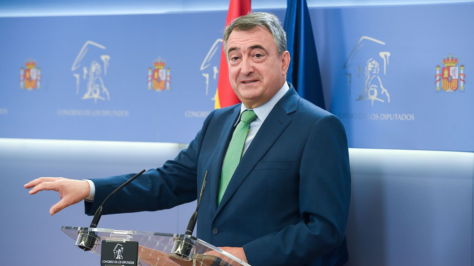 Aitor Esteban (PNV) cree que el Plan de Acción Democrática "va a quedar en la mitad" - La hora de La 1 | Ver