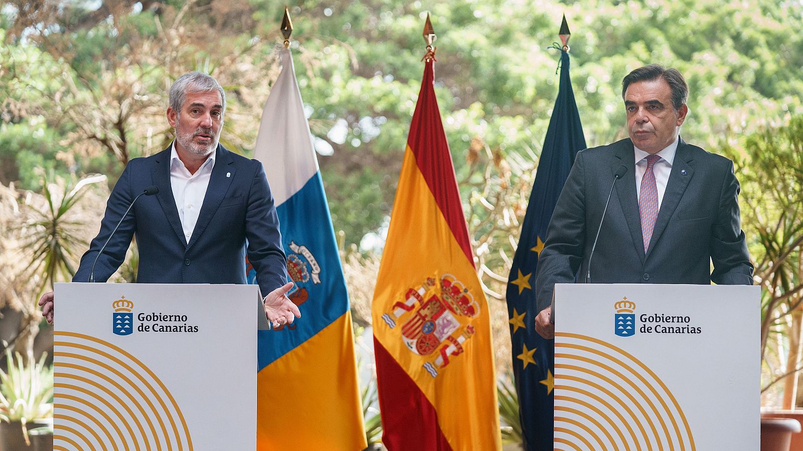 La UE anuncia un plan de apoyo en Canarias para atender la "emergencia migratoria"