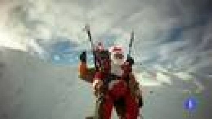 Telediario 1 - Papá Noel deja sus regalos a los más pequeños