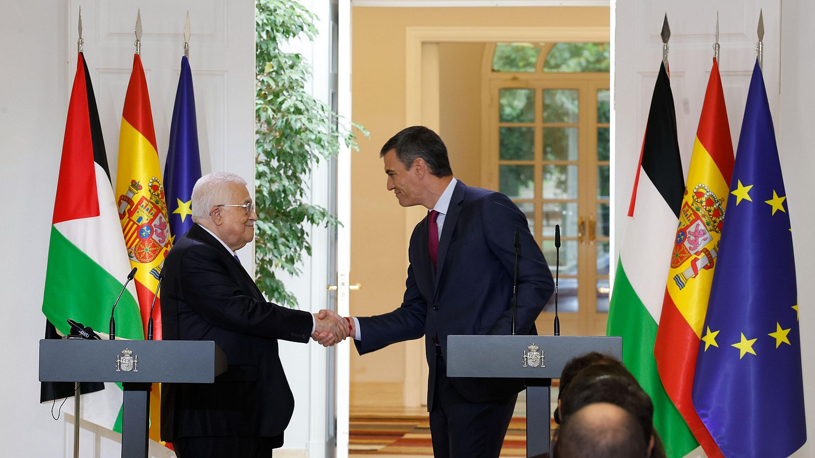 Sánchez se reúne con Abás por primera vez tras reconocer a Palestina como Estado - Diario 24 | Ver