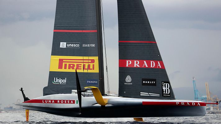 El Luna Rossa italiano disputará la final de la Copa Louis Vuitton ante el INEOS Britannia