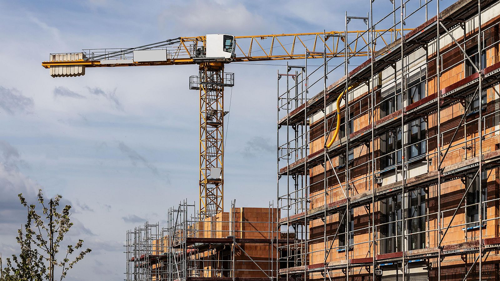 Los precios de la vivienda, a niveles de la burbuja ante la falta de oferta - Economía en 24 horas | Ver