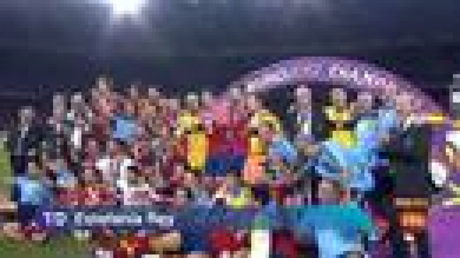 Por quinto año consecutivo, la selección española cierra 2012 como la mejor del mundo. La conquista de la Eurocopa, por segunda vez consecutiva, mantiene al combinado dirigido por Vicente del Bosque como la número uno del escalafón de la FIFA.