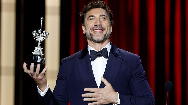 Festival de cine de San Sebastián - Javier Bardem recoge el Premio Donostia: "Sentir y escuchar al otro es hoy más importante que nunca"