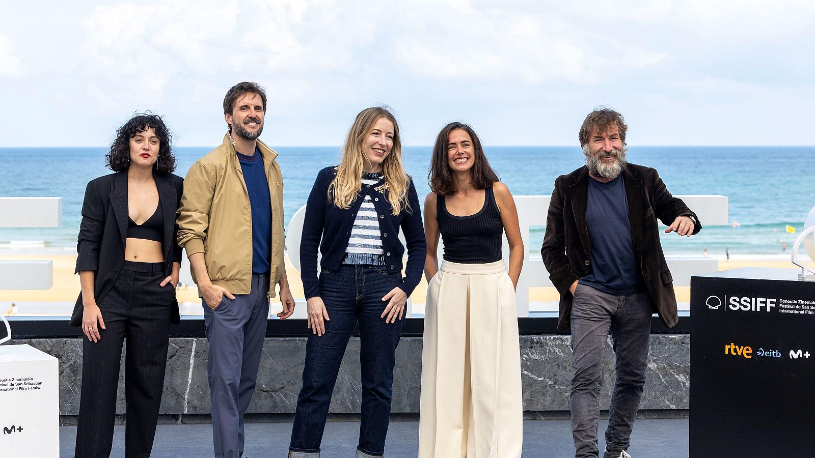 Pilar Palomero presenta 'Los destellos' en el Festival de San Sebastián | Ver