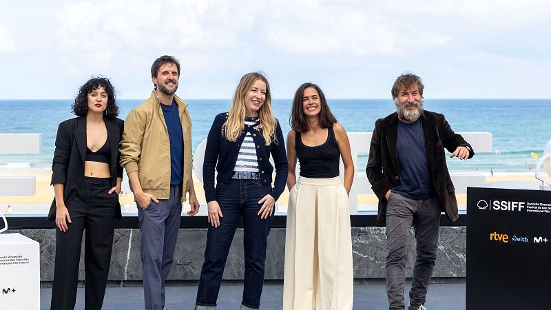 Pilar Palomero presenta 'Los destellos' en el Festival de San Sebastin