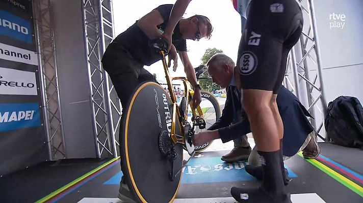 Ciclismo - Contrarreloj del Mundial: avería de Evenepoel en la salida