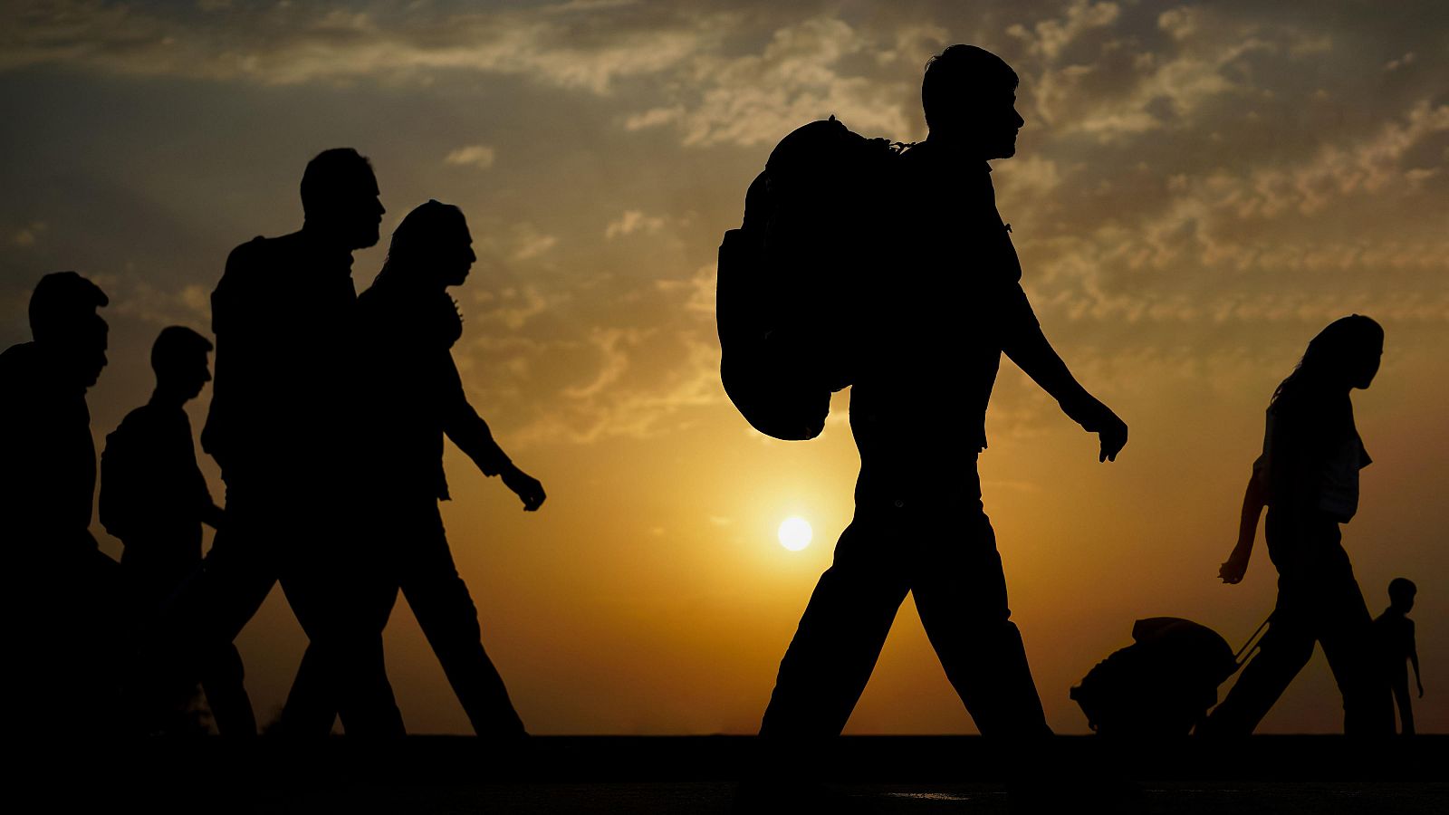 Más de 4.000 venezolanos migran atravesando Cúcuta cada día - Telediario Fin de Semana | Ver