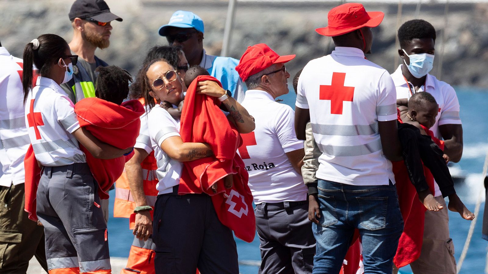 Denuncian la desprotección de los menores migrantes en Canarias