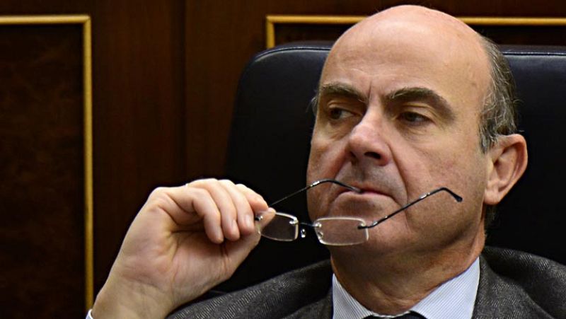 Guindos: Si España necesitase un rescate no sería "ni a la portuguesa ni a la irlandesa"