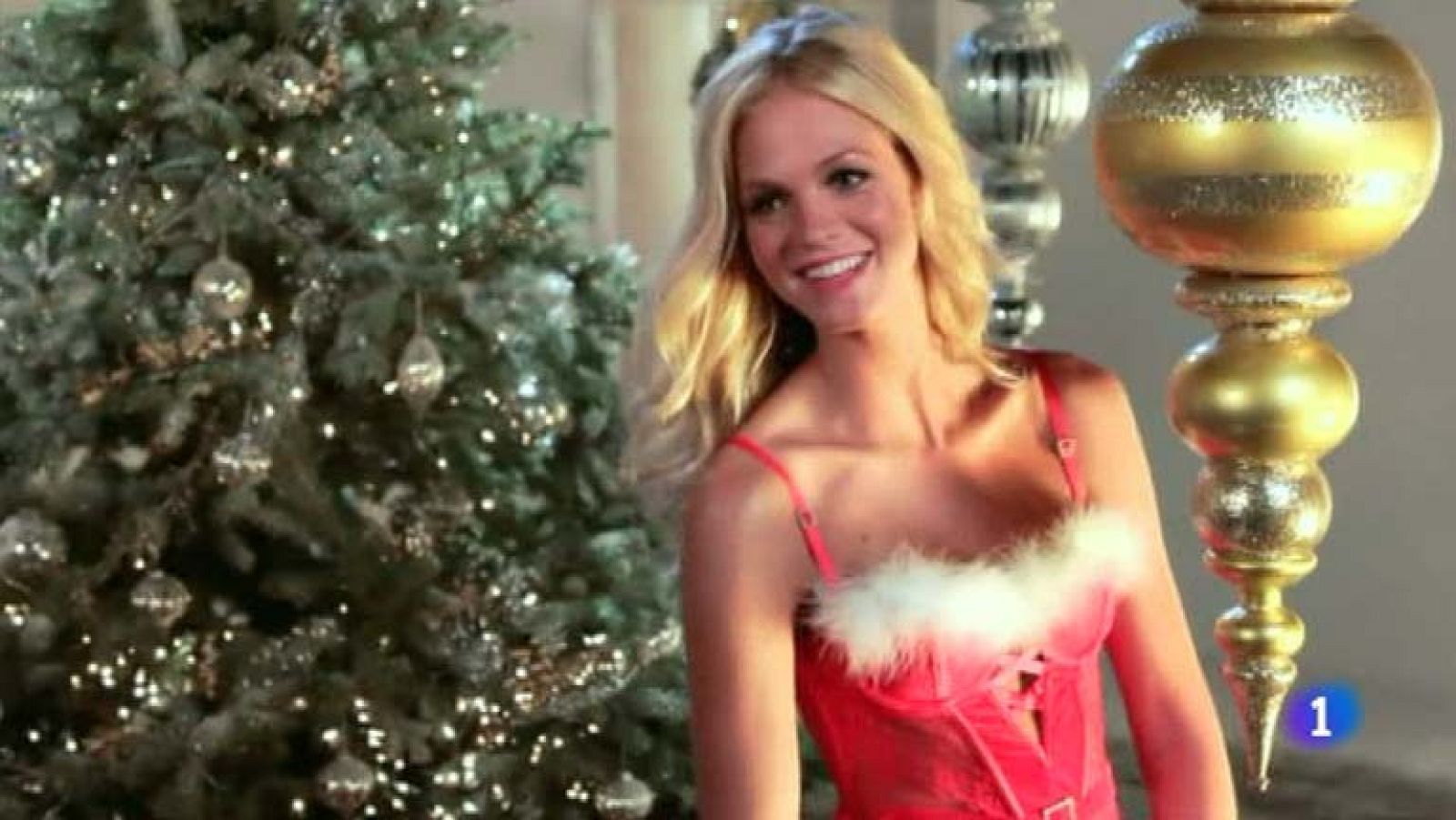 Más Gente - Las modelos se visten de rojo esta Navidad