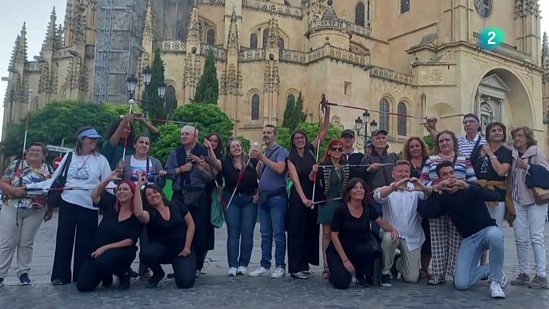 XIX Encuentro Nacional de Personas Sordociegas de Espaa - En lengua de signos | Ver