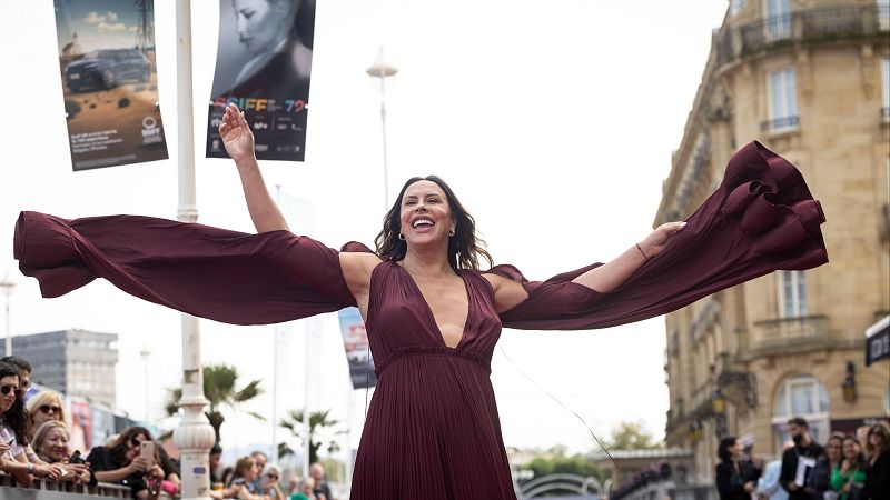 Karla Sofía Gascón interpreta a un narcotraficante que cambia de sexo en 'Emilia Pérez' | Ver