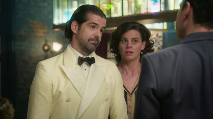 Salón de té La Moderna - César golpea a Iván en defensa propia