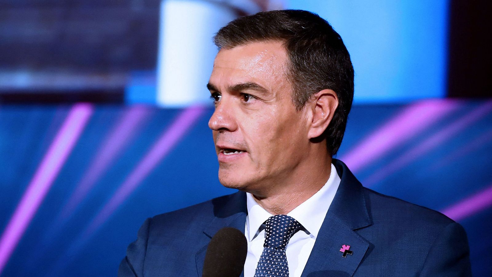 Sánchez reprocha a los presidentes del PP su actitud respecto a los presupuestos. - Informativo 24h | Ver