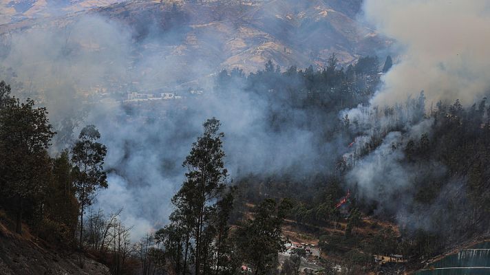 Telediario 2 - La capital de Ecuador lucha contra los incendios provocados por la peor sequía en 60 años