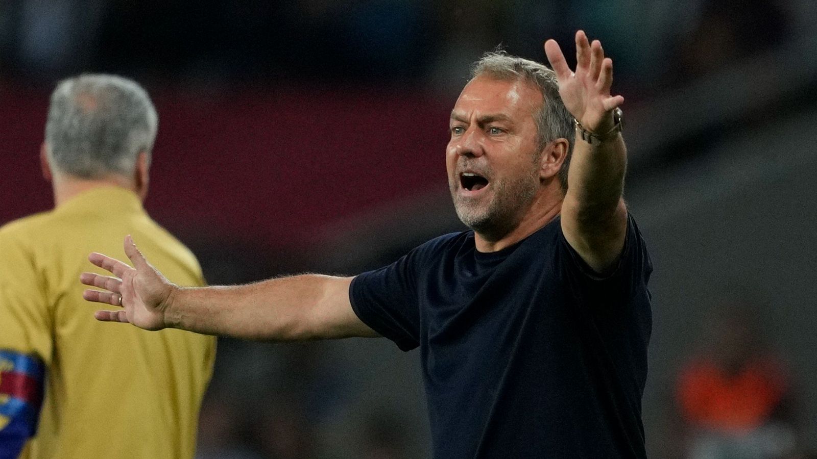 Flick no se pronuncia sobre la posible llegada de Szczesny | Ver