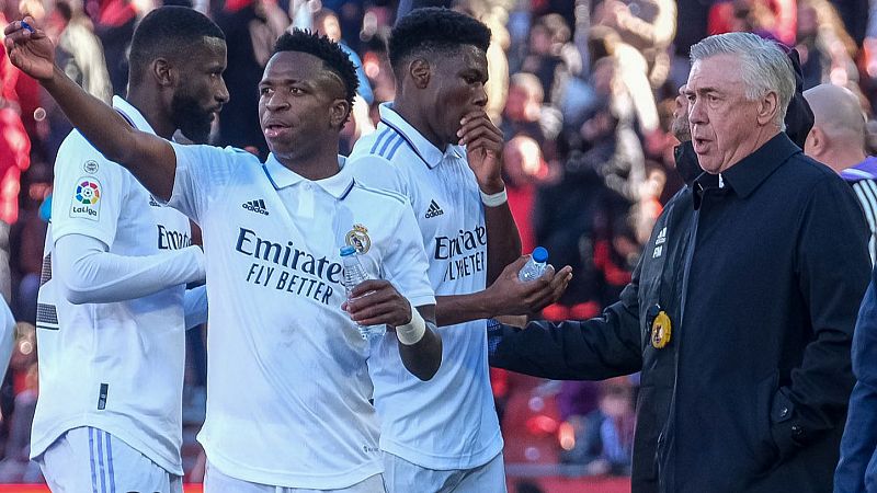 Prisión para el aficionado que lanzó insultos racistas a Vinicius - El mundo en 24 horas | Ver