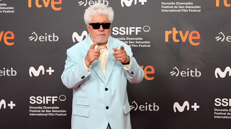 Pedro Almodóvar, tras recoger el Premio Donostia: "No me gusta romperme, pero en el escenario no se debe mentir"