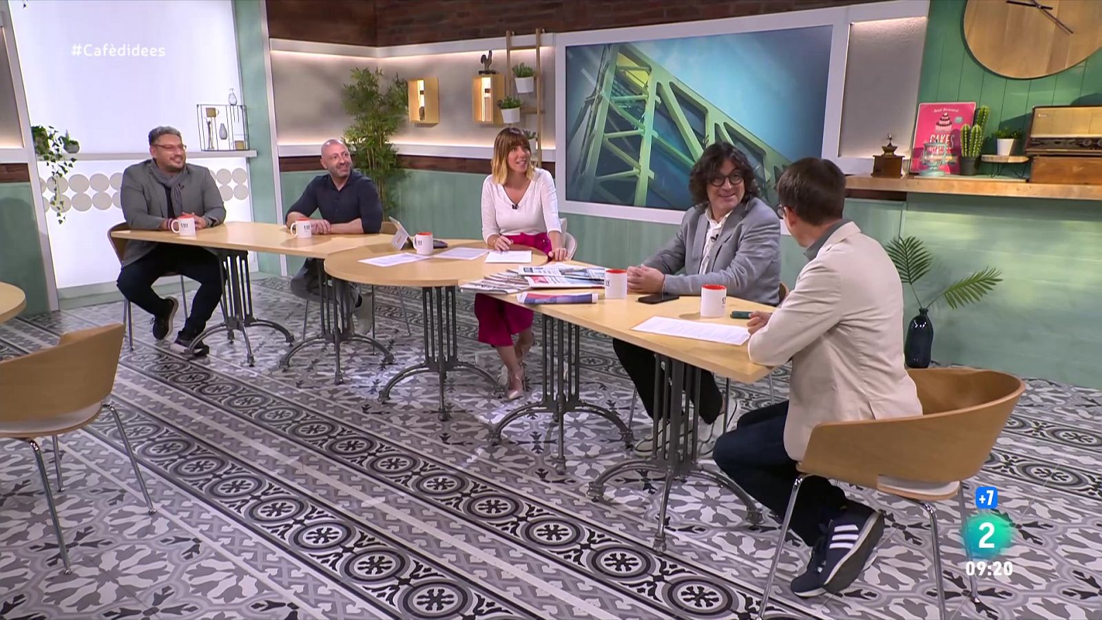 Lorena Amo entrevista Josep Ginesta de PIMEC. Parlem del film amb Pep Prieto i Joan Anton Català. I Ada Parellada ens acosta la seva secció gastronòmica