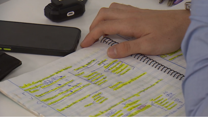 Telediario 1 - Comienzan las pruebas de las oposiciones al servicio público en toda España