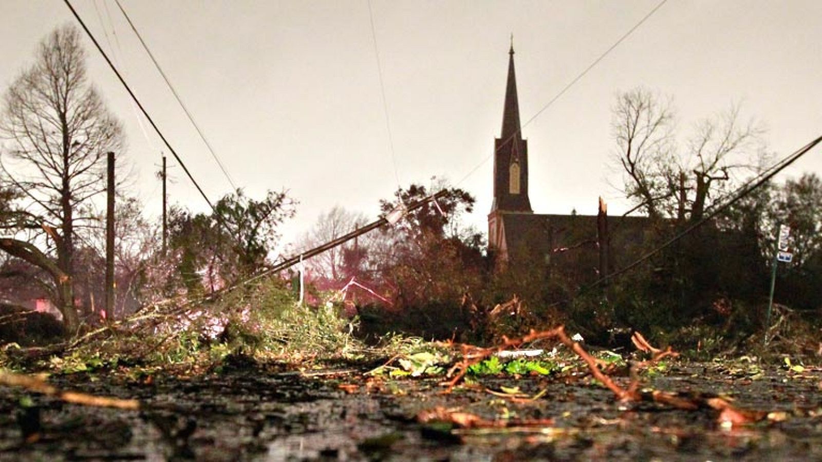Seis muertos en Estados Unidos por un temporal con tornados y nevadas