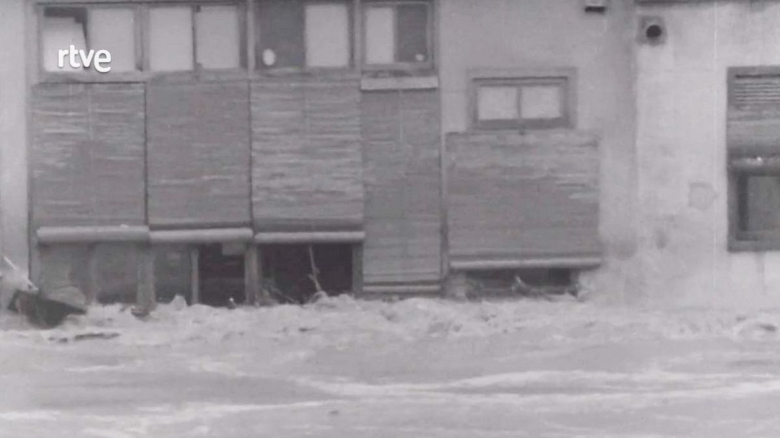Inundacions a la ciutat de Girona - Arxiu TVE Catalunya | Veure
