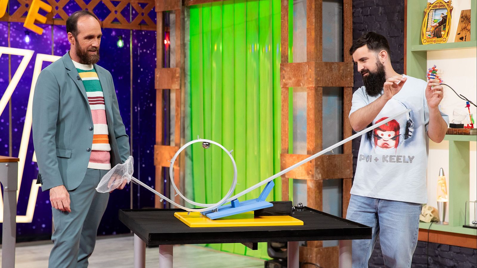 La energía de las montañas rusas. Física con Adrián García - Órbita Laika | Ver