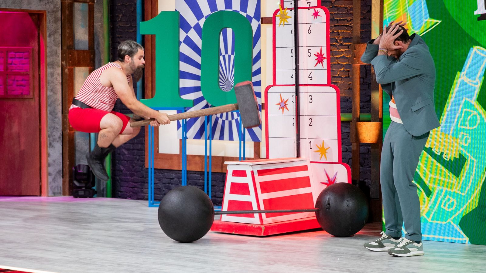 La biología detrás de los freak shows, con Ricardo Moure - Órbita Laika | Ver