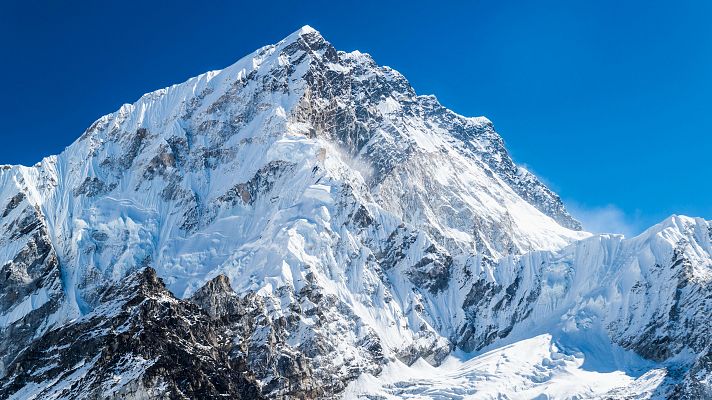 Telediario 1 - El Everest aún sigue creciendo por la erosión de un río cercano