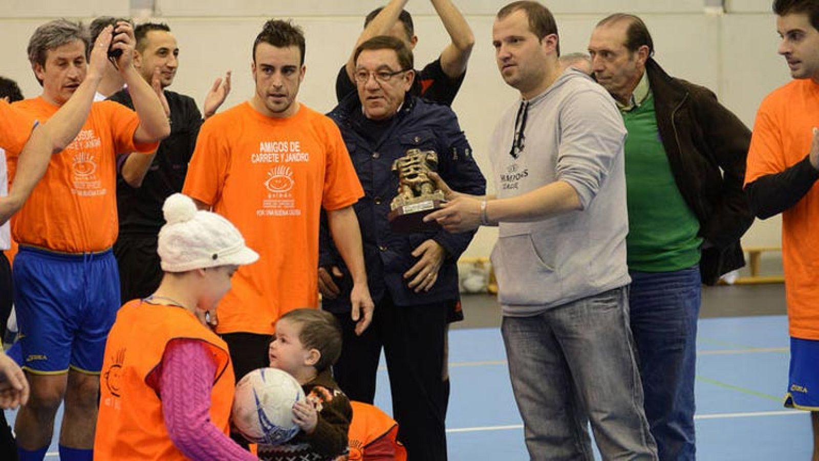 Fernando Alonso golea al cáncer