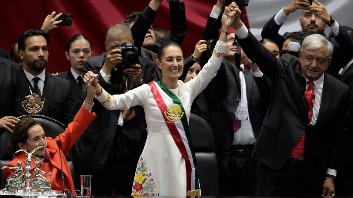 Telediario 2 - Claudia Sheimbaum asume el cargo como la primera mujer presidenta de México