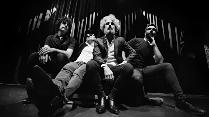 Telediario 1 - La banda León Benavente estrena 'Nueva sinfonía sobre el caos', un disco caótico y apocalíptico