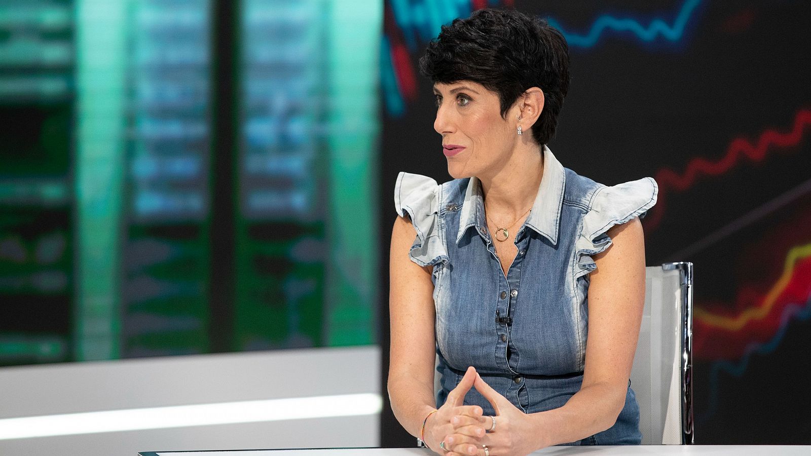 Reforma Ley Extranjería: Saiz asegura que la están "ultimando" para que llegue "a mediados de noviembre" - Economía en 24 horas | Ver