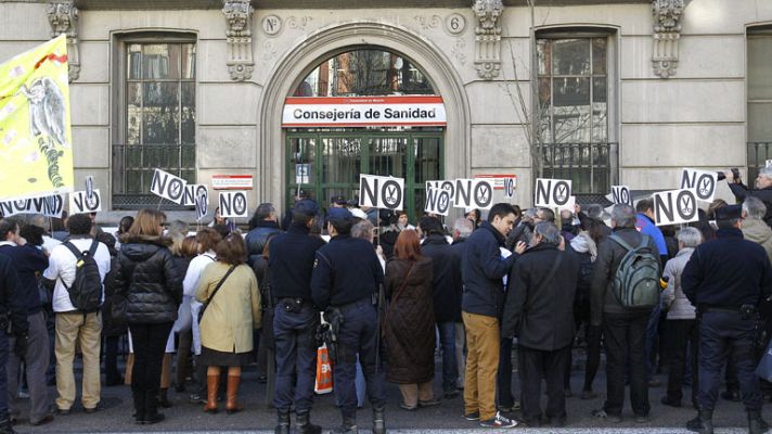 Informativo 24h - La Asamblea de Madrid aprueba la ley que permite privatizar seis hospitales y 27 centros de salud