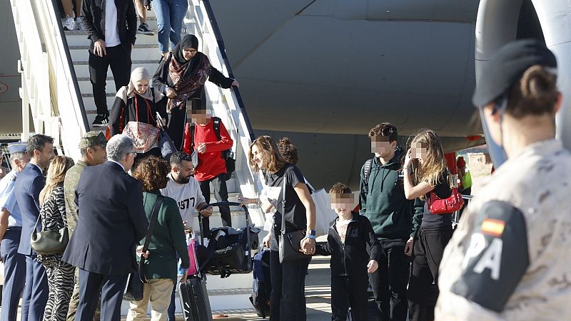 Llegan a España los primeros ciudadanos evacuados por la guerra en Líbano | Ver