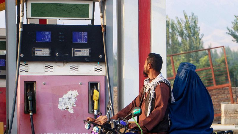 El precio del petróleo, "más volátil" en la escalada entre Israel e Irán - Economía en 24 horas | Ver