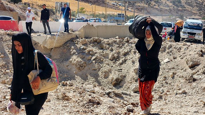 Los bombardeos israelíes en la frontera con Siria dificultan la huida del conflicto a miles de libaneses