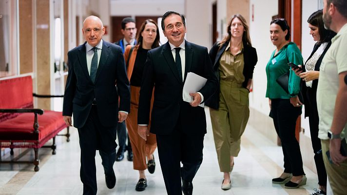 Telediario 1 - Albares insiste en la comisión de Exteriores que España no negoció con Maduro la salida de Edmundo González