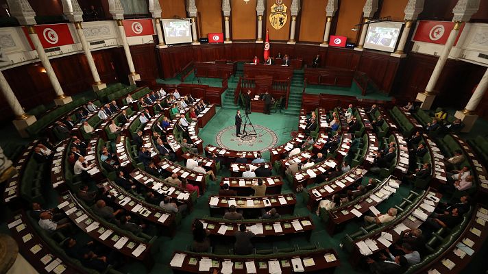 Telediario 2 - Kais Said se presenta a unas elecciones en Túnez sin oposición