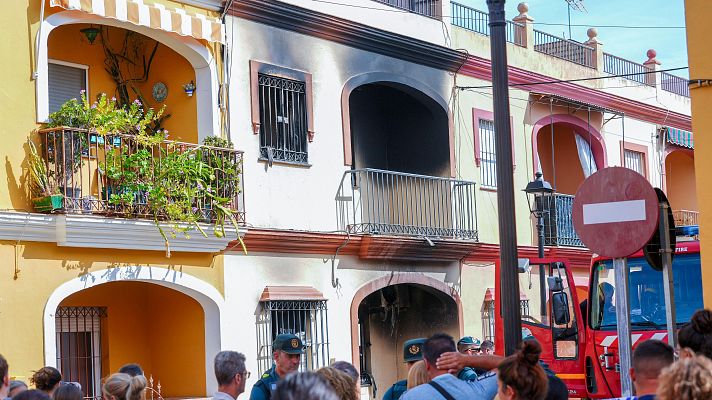 Mueren cuatro miembros de una familia en un incendio en Guillena, Sevilla