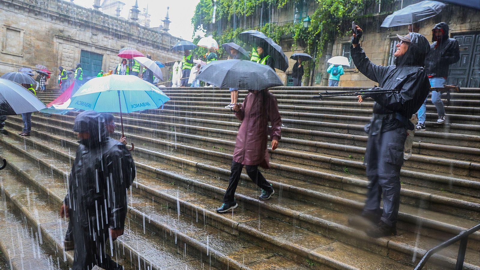 Lluvia en buena parte de la Península este lunes