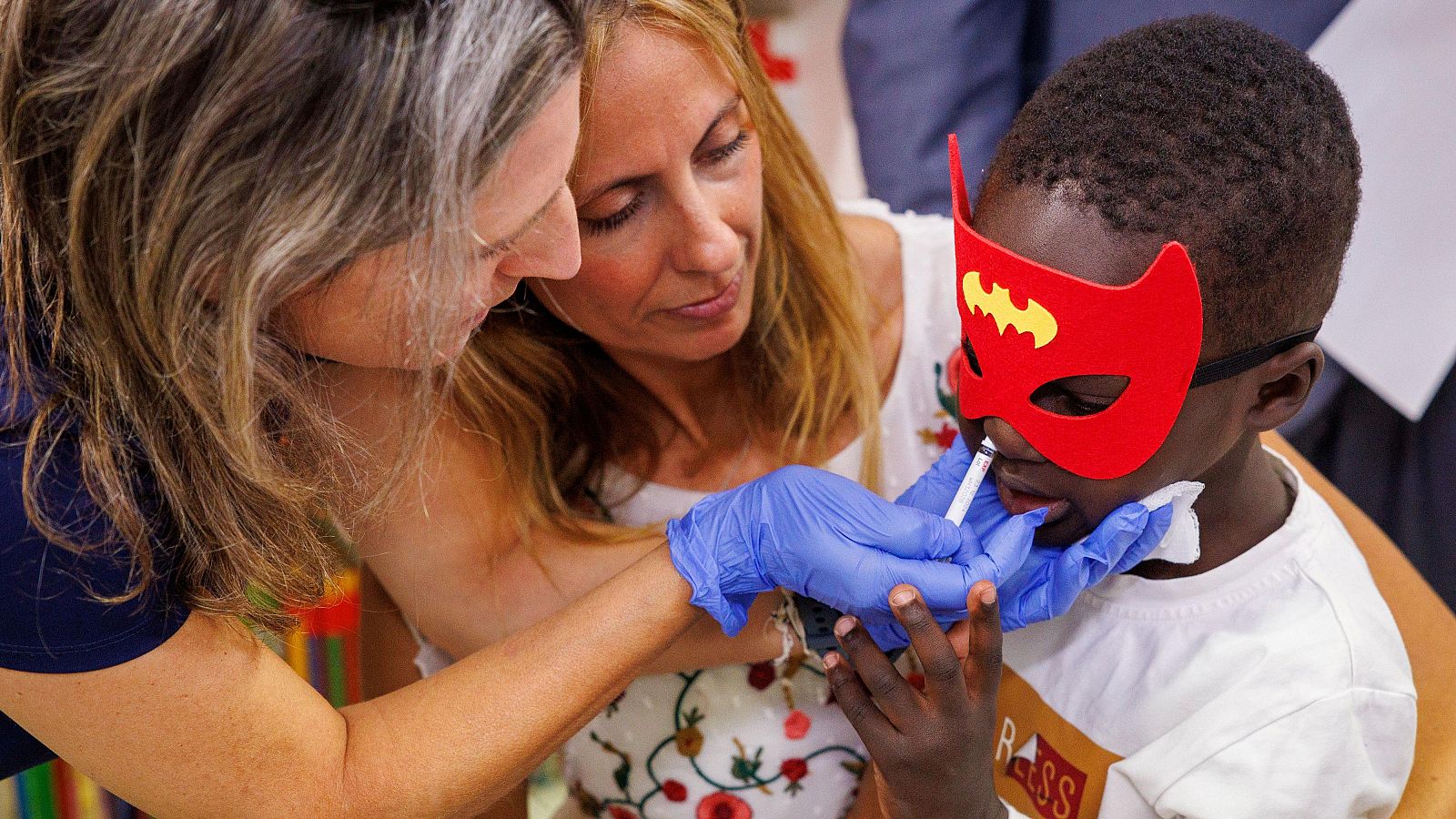 Los pediatras recomiendan que los menores de entre 5 y 18 años se vacunen contra la gripe | Ver