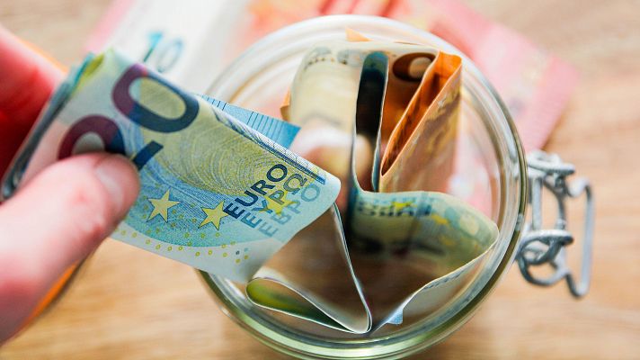 Telediario 1 - Día de la Educación Financiera: siete de cada 10 personas firman condiciones bancarias sin entenderlas