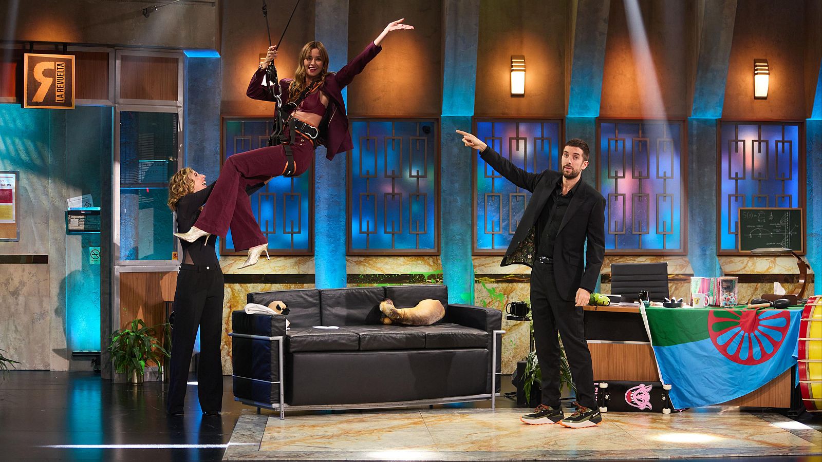 Marta y Silvia Lasierra de 4 estrellas, en La Revuelta 7/10/2024 - La Revuelta | Ver