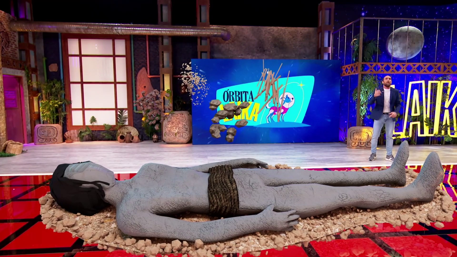 La momificación, con Eduardo Sáenz de Cabezón - Órbita Laika | Ver